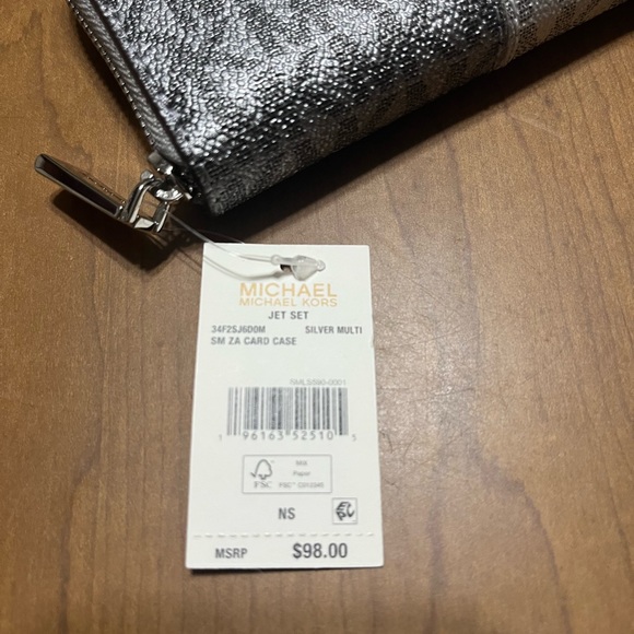 Brandnew Authentic Michael Kors Wallets. - Picture 2 of 4